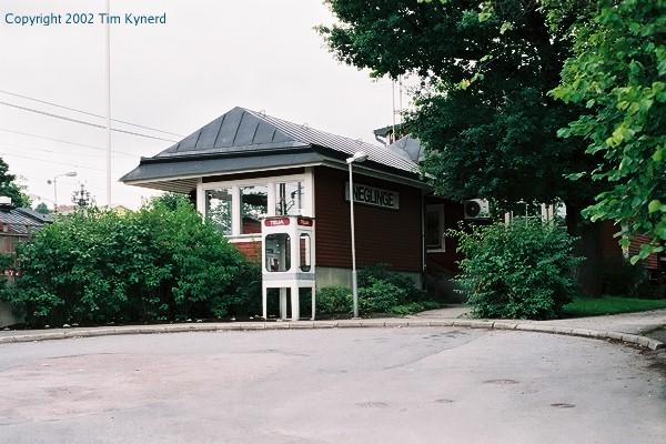 Neglinge, rear of station building