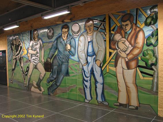 Akalla, artwork on platform 2