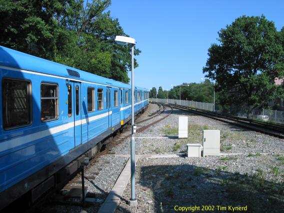 Alvik, southbound train departing