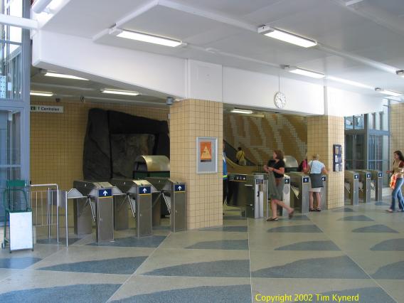 Alvik, north ticket hall