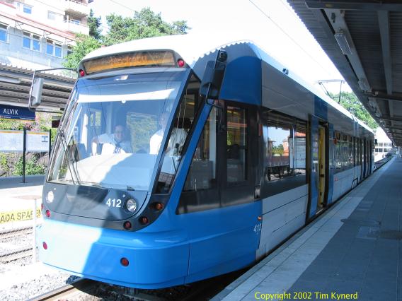Alvik, car on Nockebybanan waiting at track 2