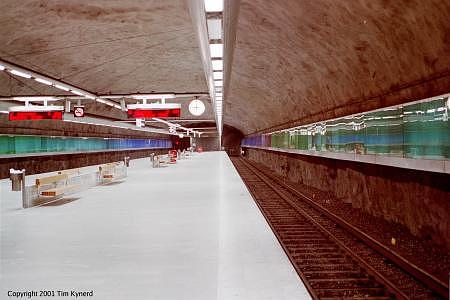 Bagarmossen, northbound track and platform face
