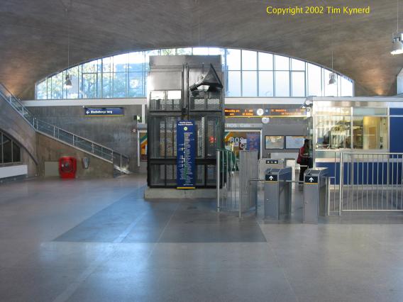 Blackeberg, ticket hall looking west
