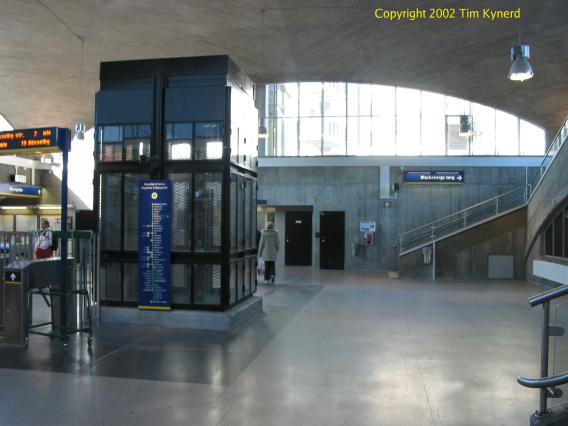 Blackeberg, ticket hall looking east