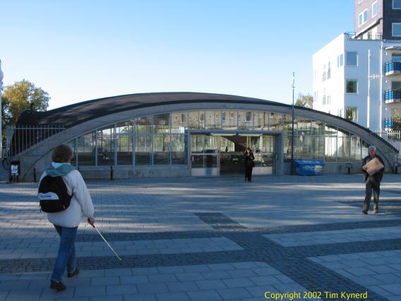 Blackeberg, station entrance