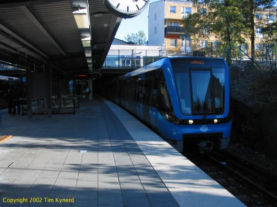 Blackeberg, northbound C20 train