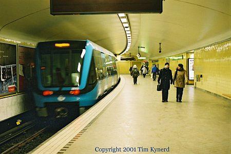 Fridhemsplan, Tub1, southbound train departing