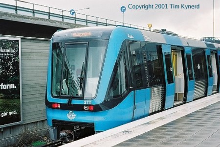 Gullmarsplan, southbound train stopped