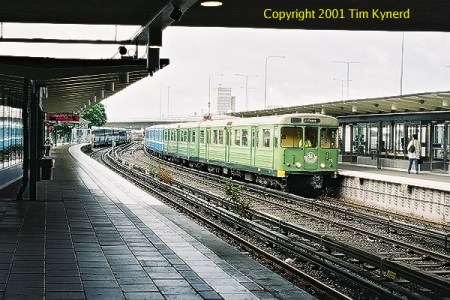 Gullmarsplan, train running light on track 3