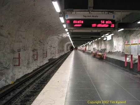 Hallonbergen, platform 2