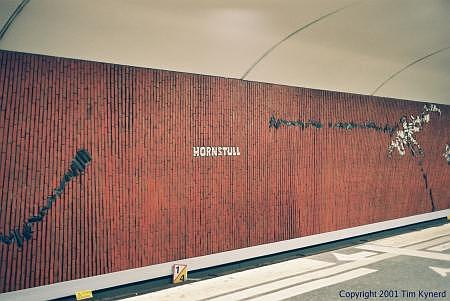 Hornstull, station name on track wall