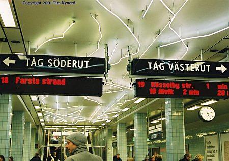 Hötorget, platform directional signs and train indicators