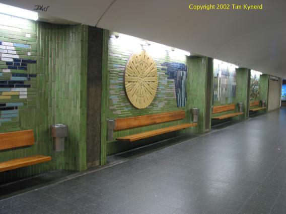 Karlaplan, artwork on platform wall