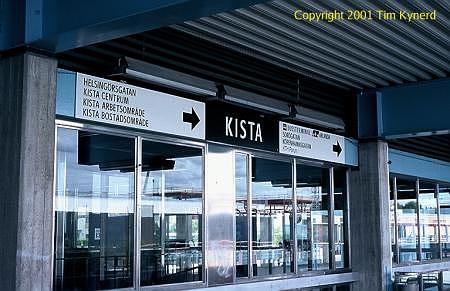 Kista, platform signage