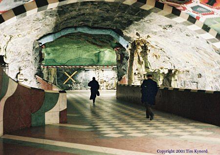Kungsträdgården, south entrance, passage to platform