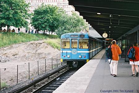 Liljeholmen, southbound train departing