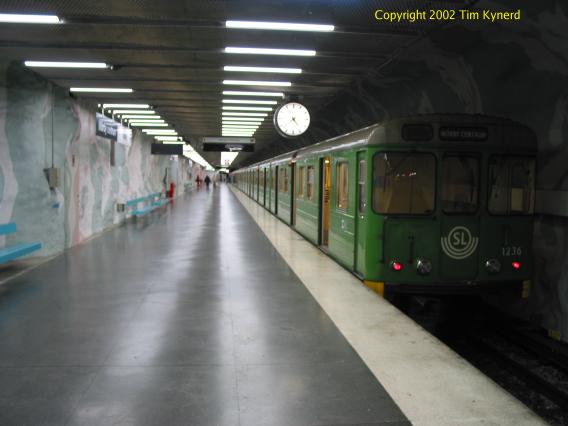 M&ouml;rby centrum, Cx train on track 1