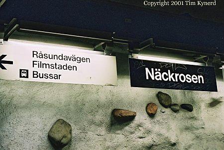Näckrosen, station signs on platform
