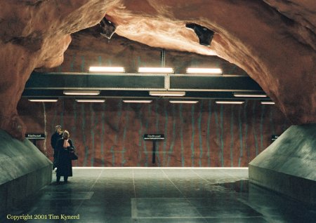 Rådhuset, mid-platform passage