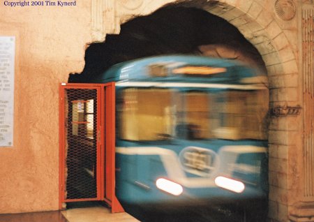 Rådhuset, southbound Cx train approaching