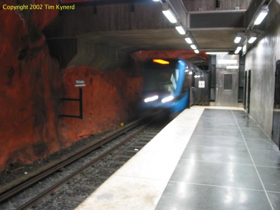 Rinkeby, northbound train arriving