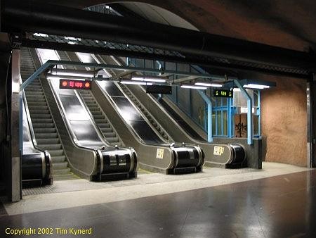 Sundbybergs centrum, north escalator bank
