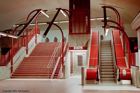 Skarpnäck, platform exit