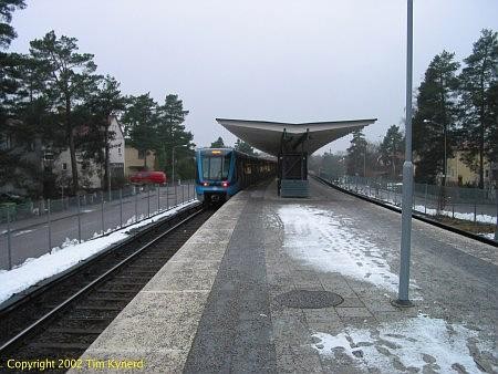 Stureby, southbound train departing
