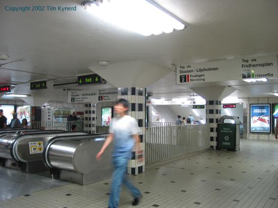T-Centralen, signage in north ticket hall