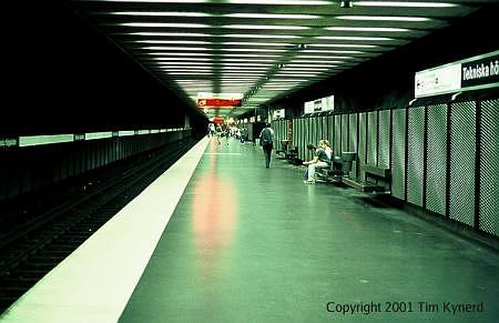 Teknis, southbound platform face