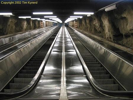 Västra skogen, escalators