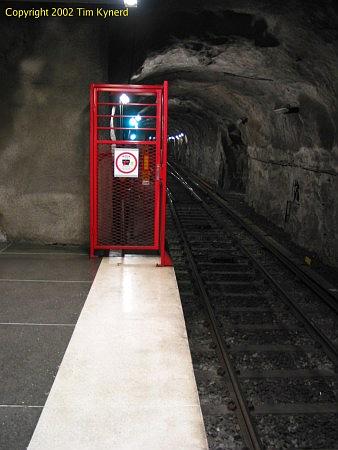 Västra skogen, north end of platform 2