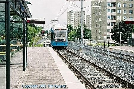 Valla torg, northbound tram arriving