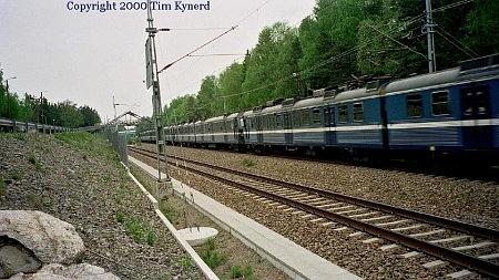 Haninge centrum, northbound train passing