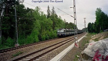 Haninge centrum, northbound train receding