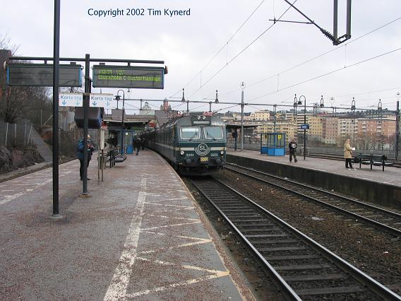 Karlberg, southbound train stopped