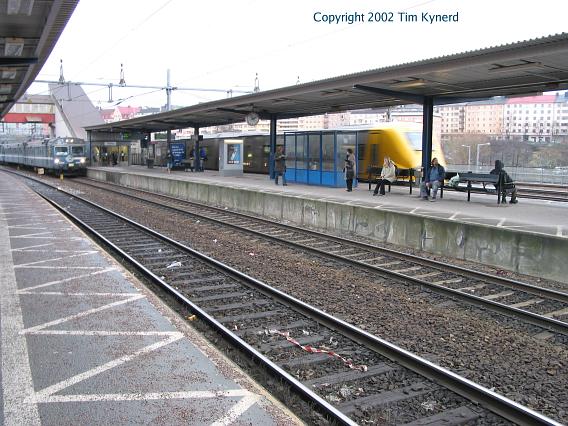 Karlberg, two northbound trains