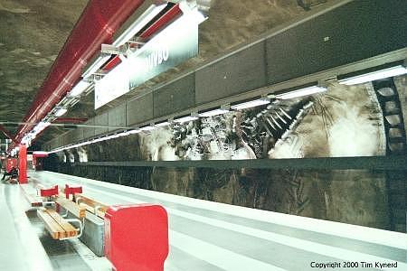 Duvbo, northbound platform face and track wall, artwork